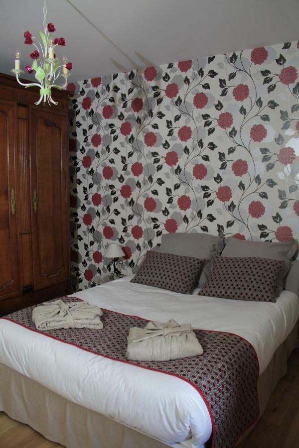 Le Logis De La Foret Hotel Sainte-Verge Ngoại thất bức ảnh